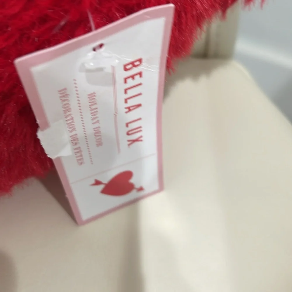 Bella Luxx ❤️ Plush Red Lip-Shaped Cushion Pillow Holiday Decor